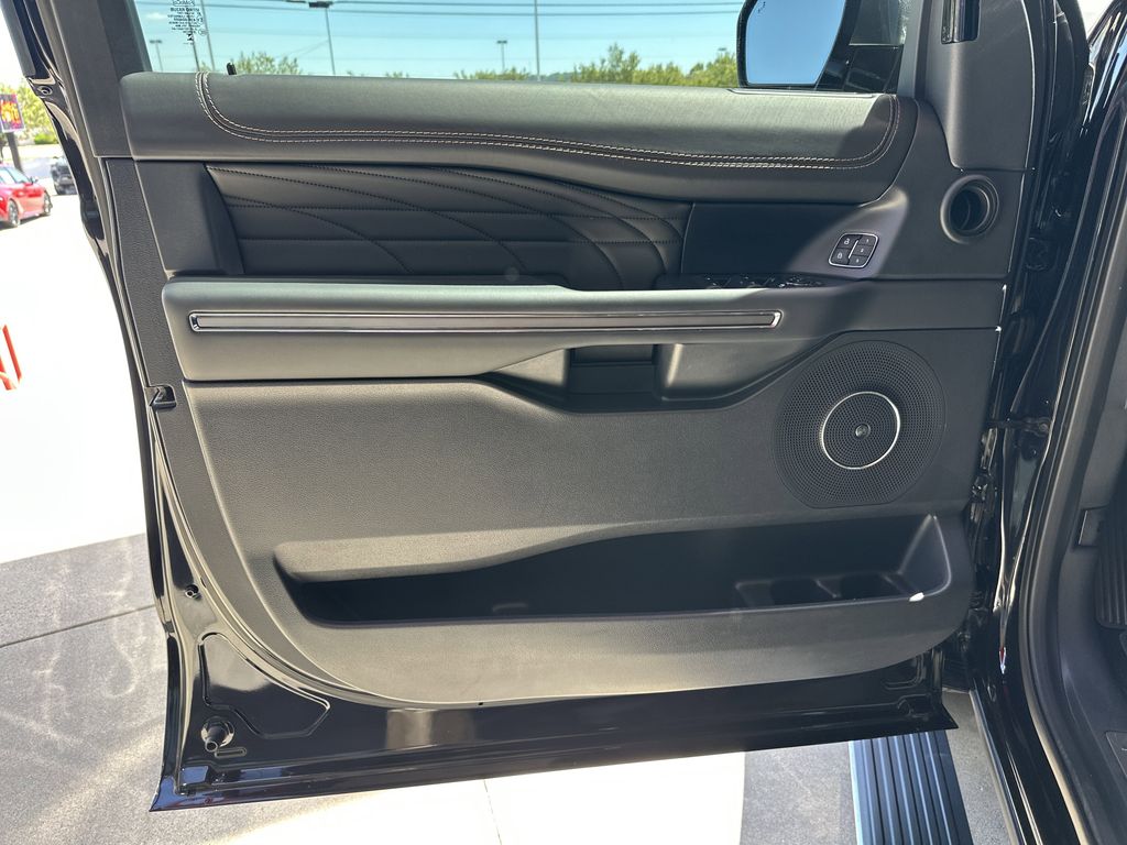 2024 Ford Expedition Platinum - Photo 10