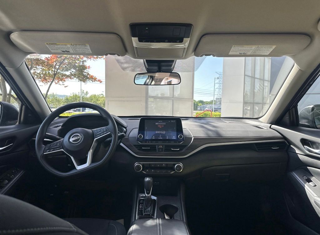 2025 Nissan Altima SV - Photo 14