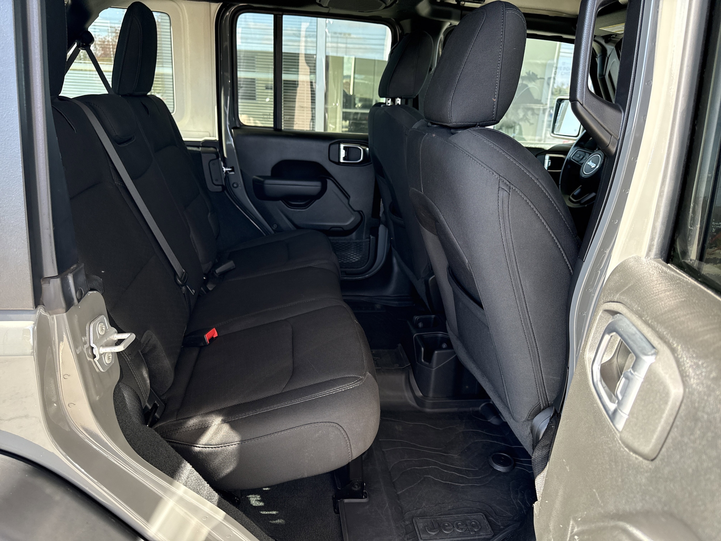 2022 Jeep Wrangler Unlimited Willys - Photo 16
