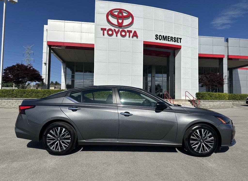 Used 2025 Nissan Altima SV Sedan