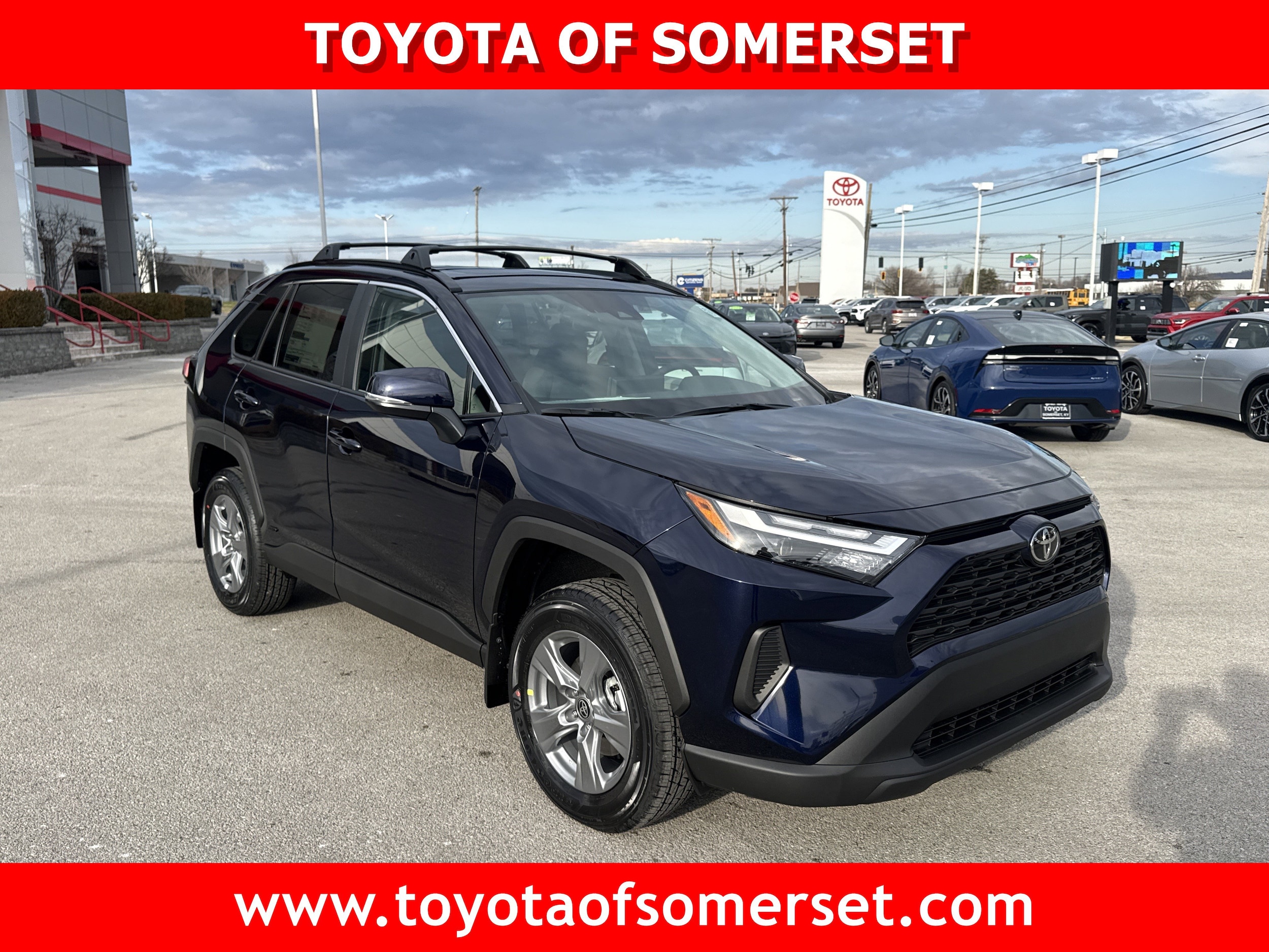 2025 Toyota RAV4 XLE's photo