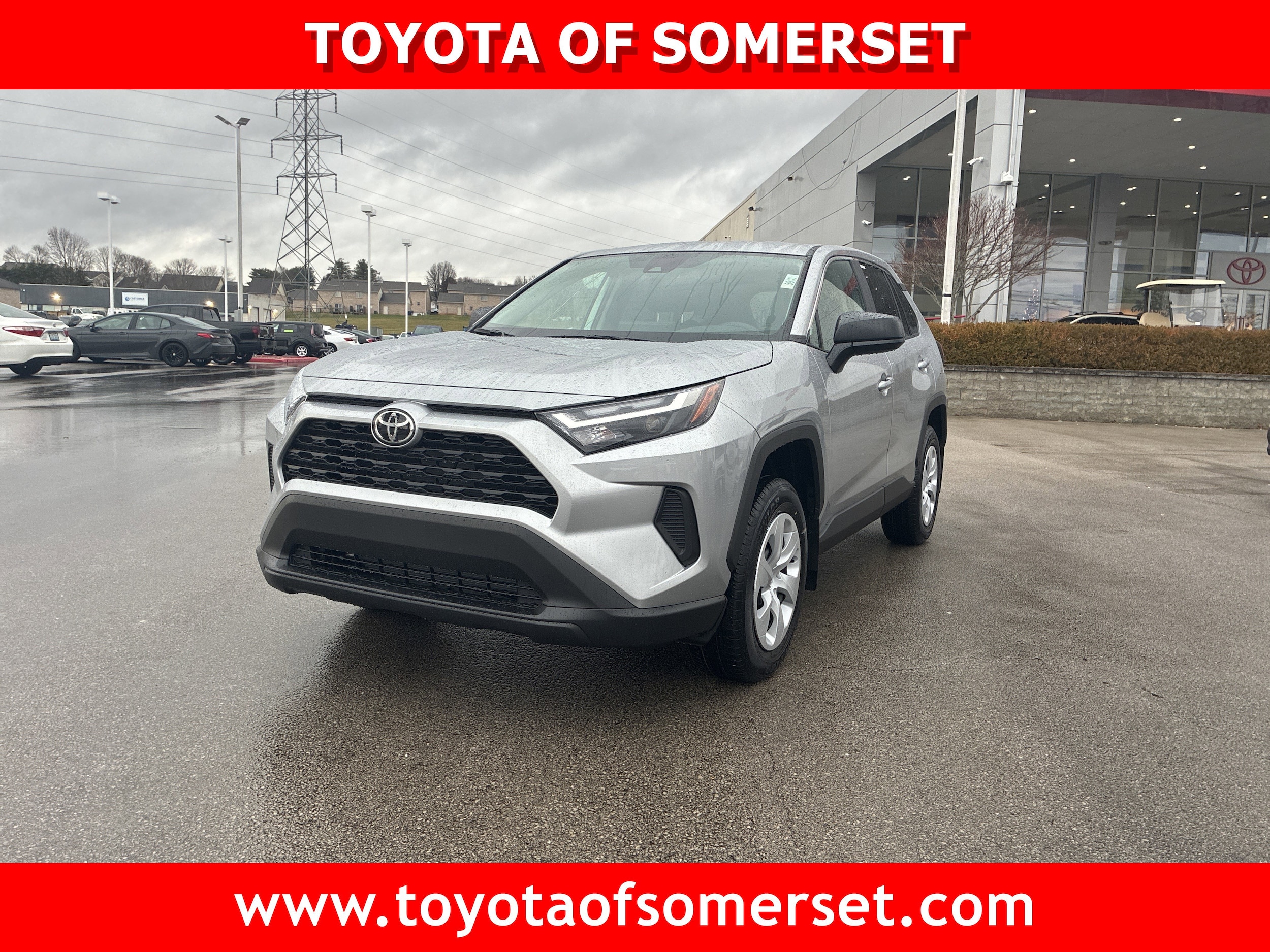 2025 Toyota RAV4 LE's photo