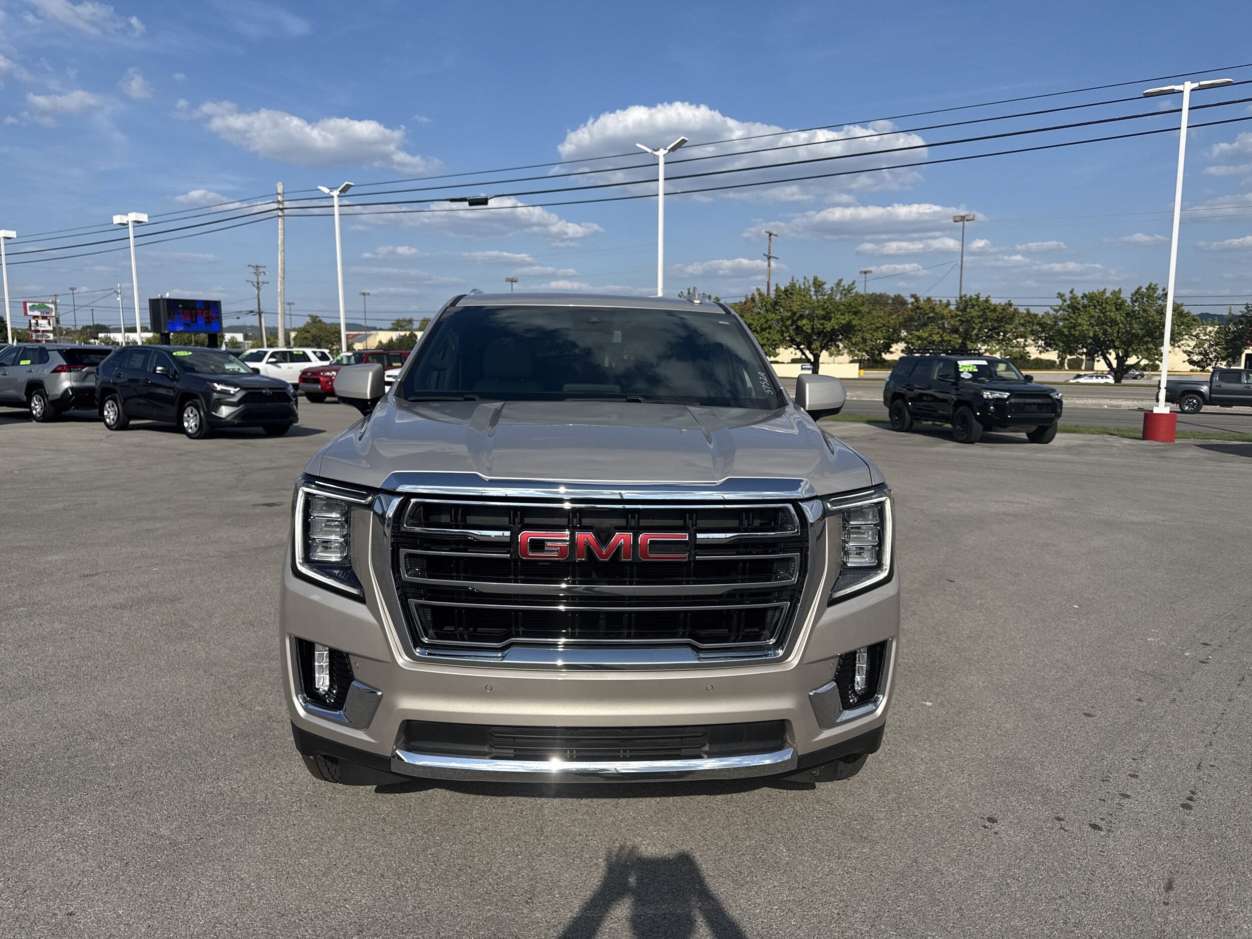 2024 Gmc Yukon XL SLT photo 2