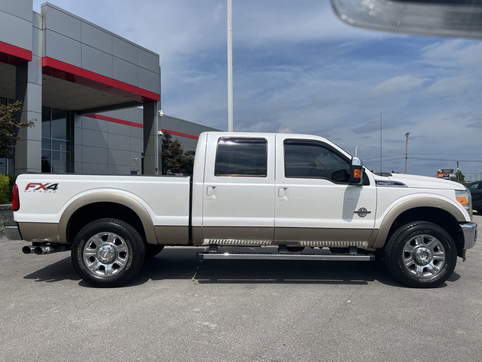 Used 2014 Ford F-250 Super Duty XLT with VIN 1FT7W2BT1EEA02575 for sale in Somerset, KY