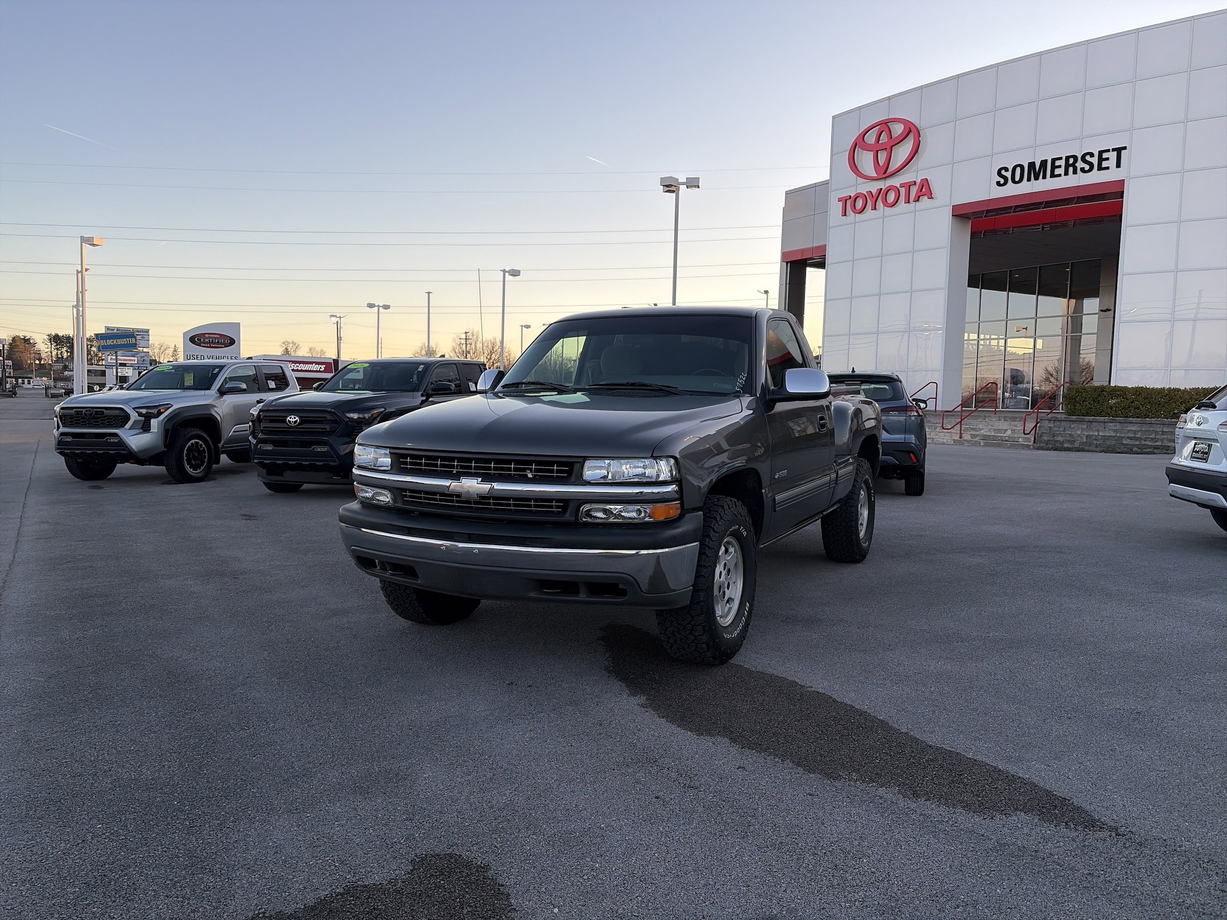 Used 2000 Chevrolet Silverado LS with VIN 1GCEK14T7YZ230524 for sale in Somerset, KY