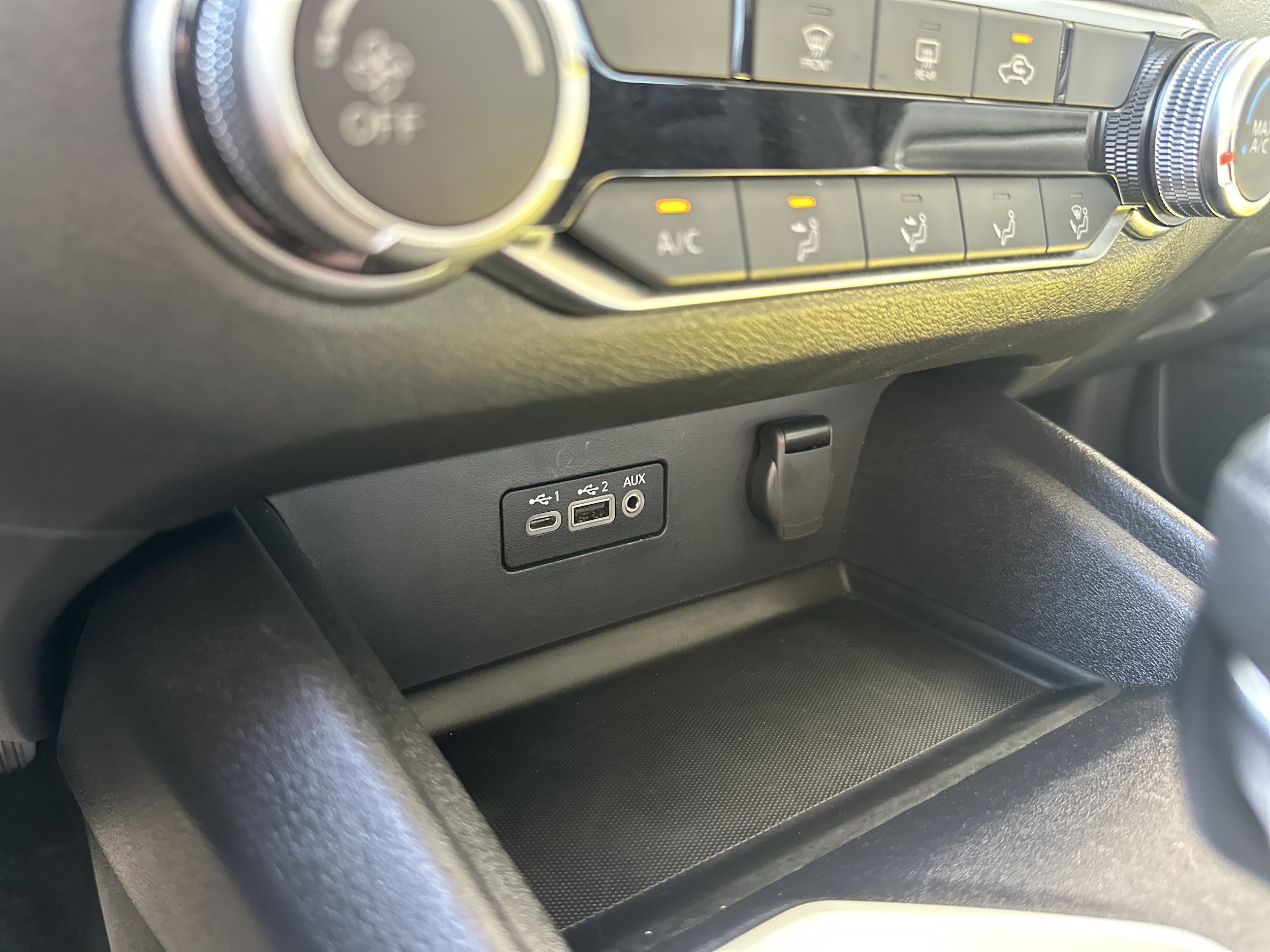 2025 Nissan Altima SV - Photo 32