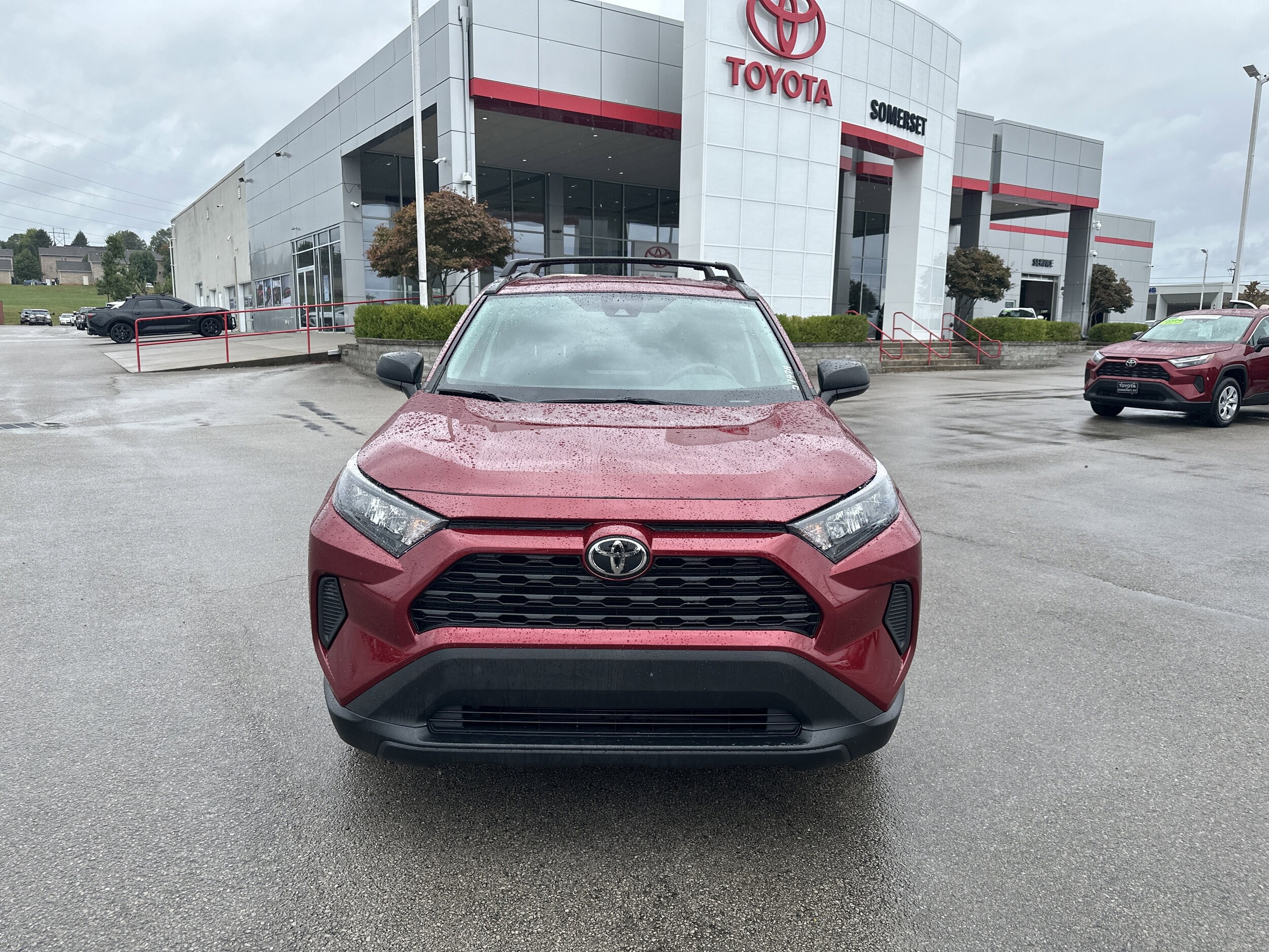 2021 Toyota RAV4 LE photo 2