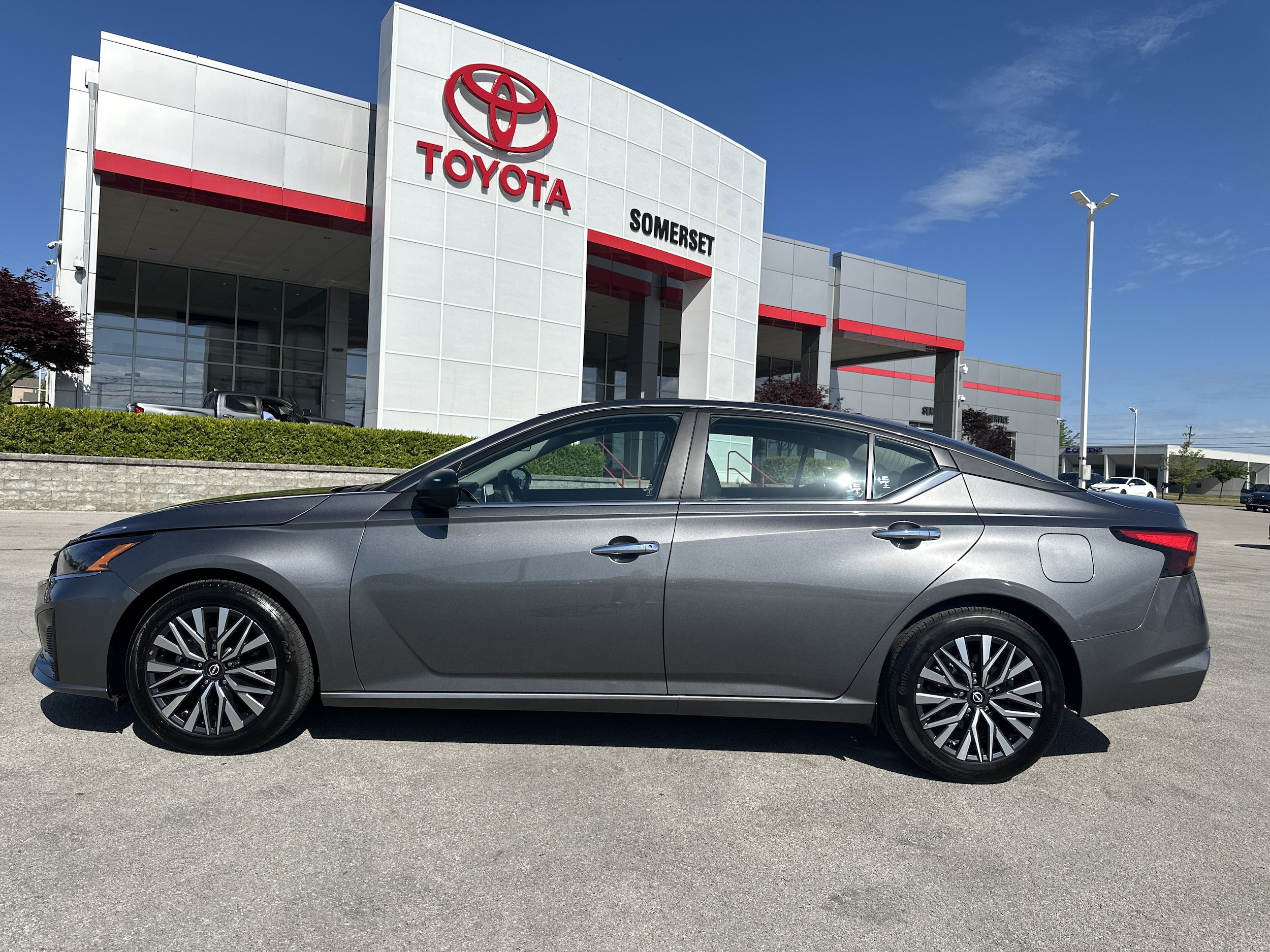 2025 Nissan Altima SV - Photo 8