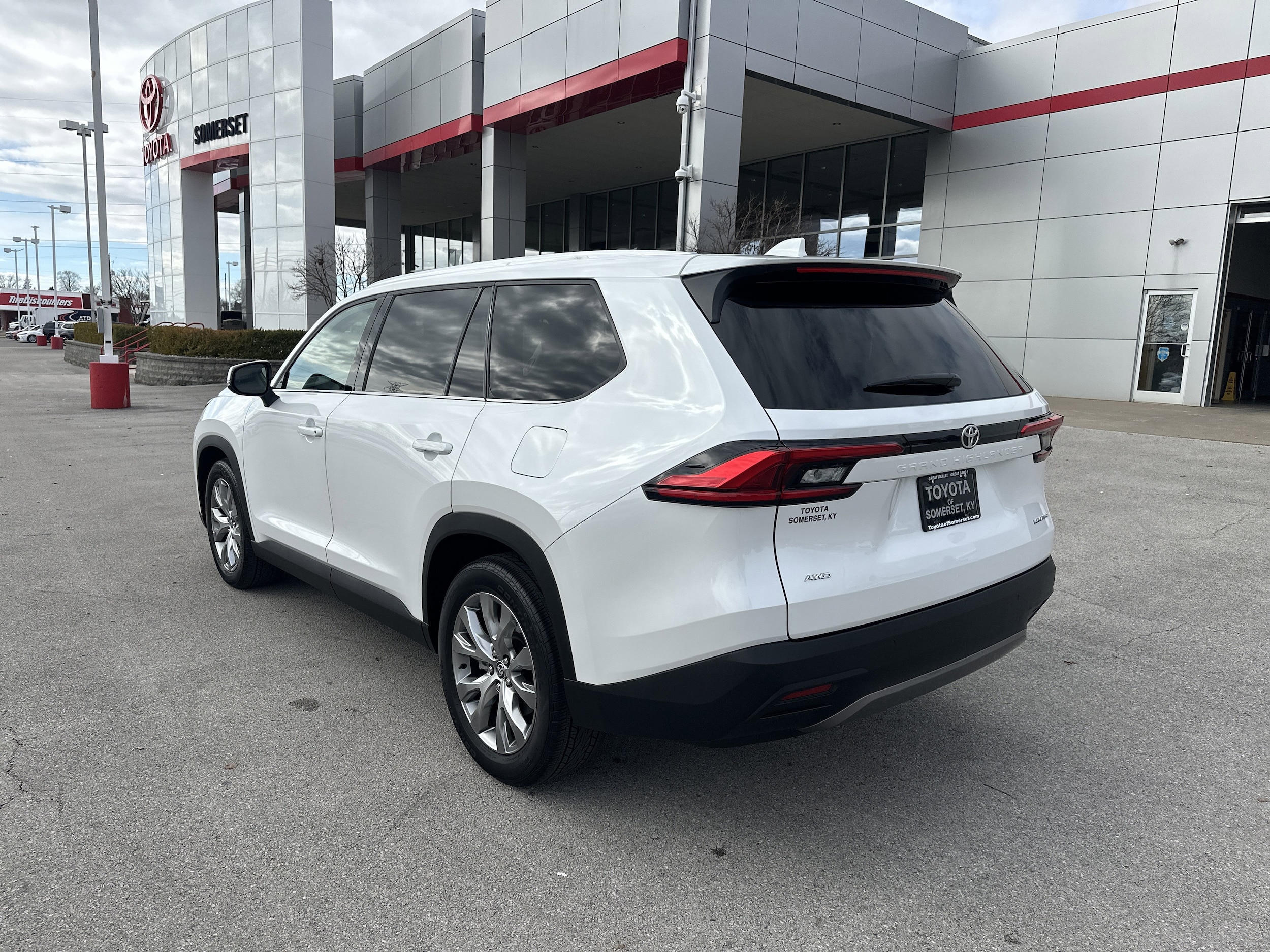 2024 Toyota Grand Highlander Limited - Photo 8