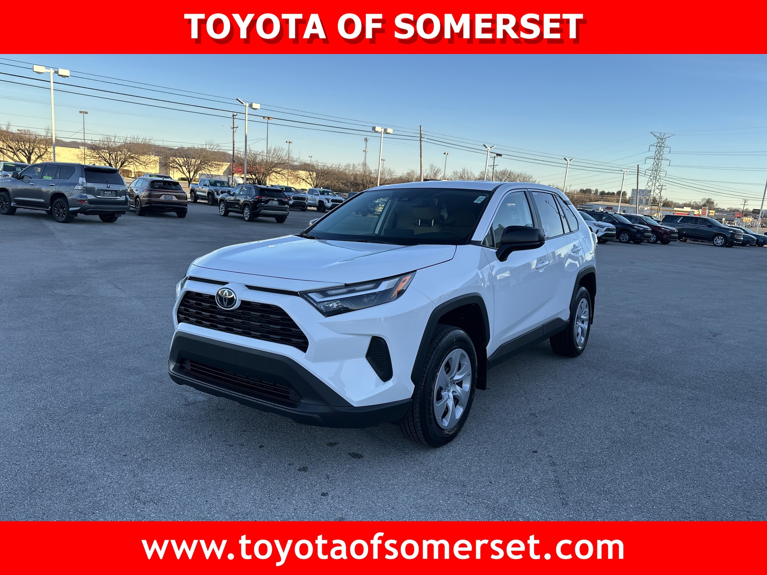 2025 Toyota RAV4 LE's photo