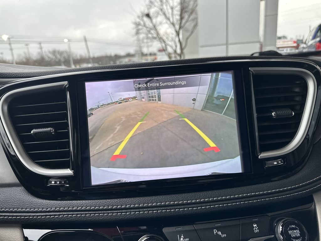 2023 Chrysler Pacifica Hybrid Touring L - Photo 33