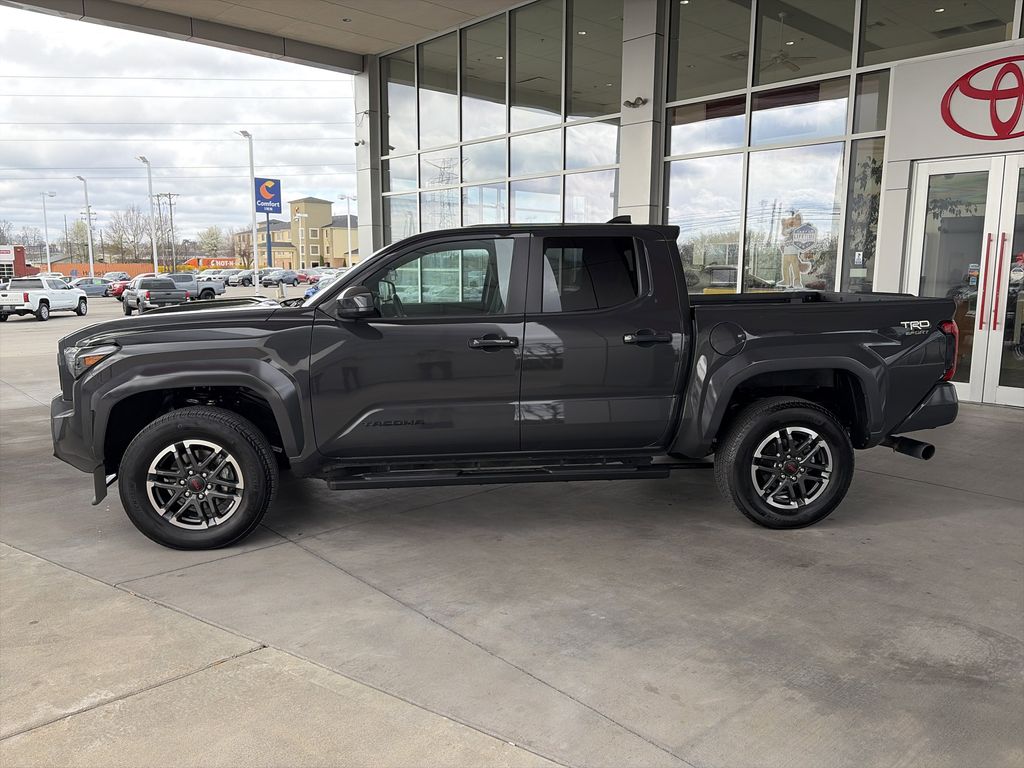 2025 Toyota Tacoma TRD Sport - Photo 8