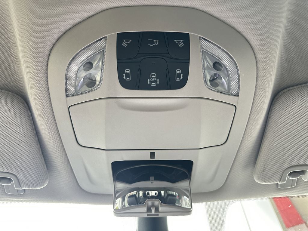 2023 Chrysler Pacifica Hybrid Touring L - Photo 34