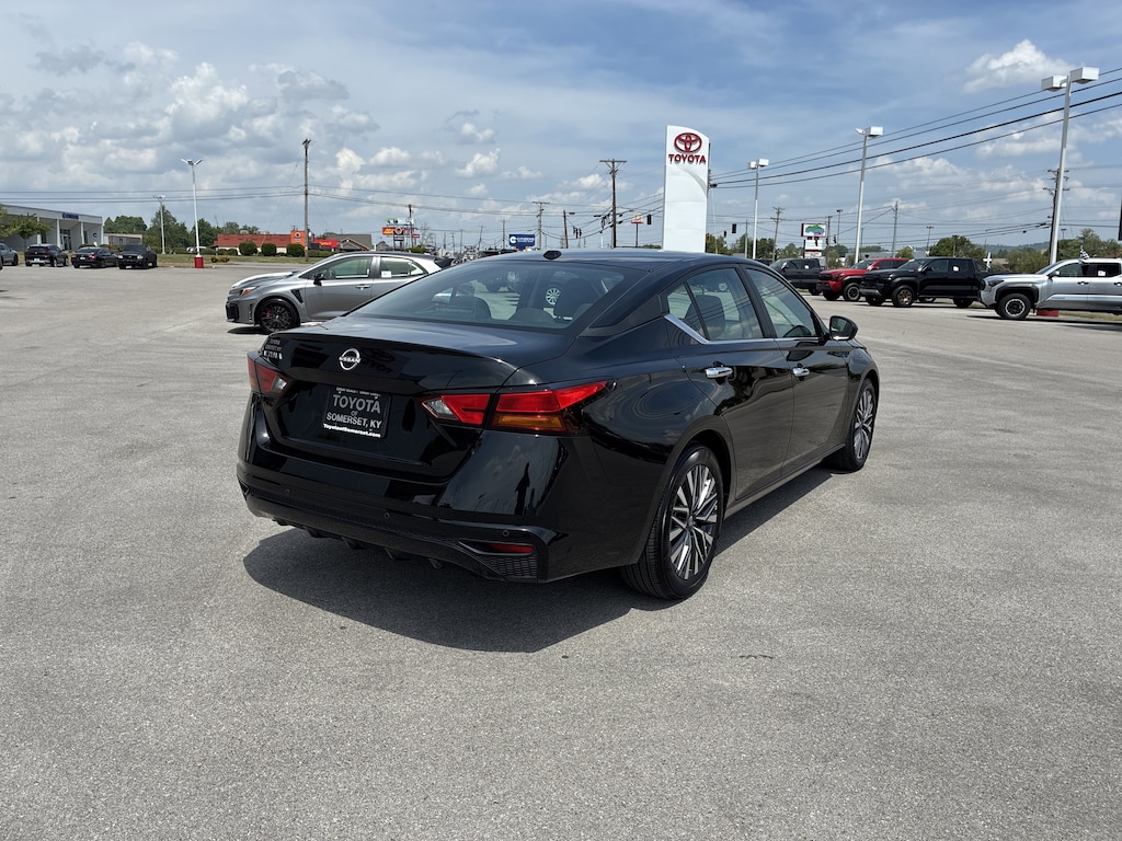 Used 2025 Nissan Altima SV Sedan