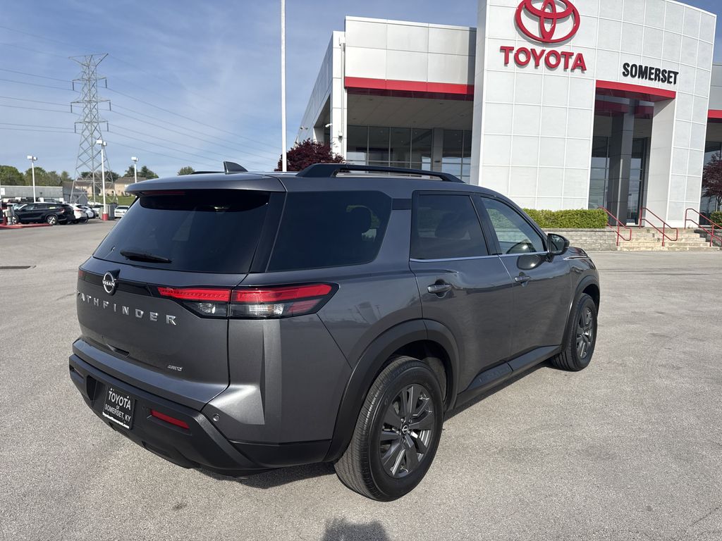 2025 Nissan Pathfinder SV - Photo 8