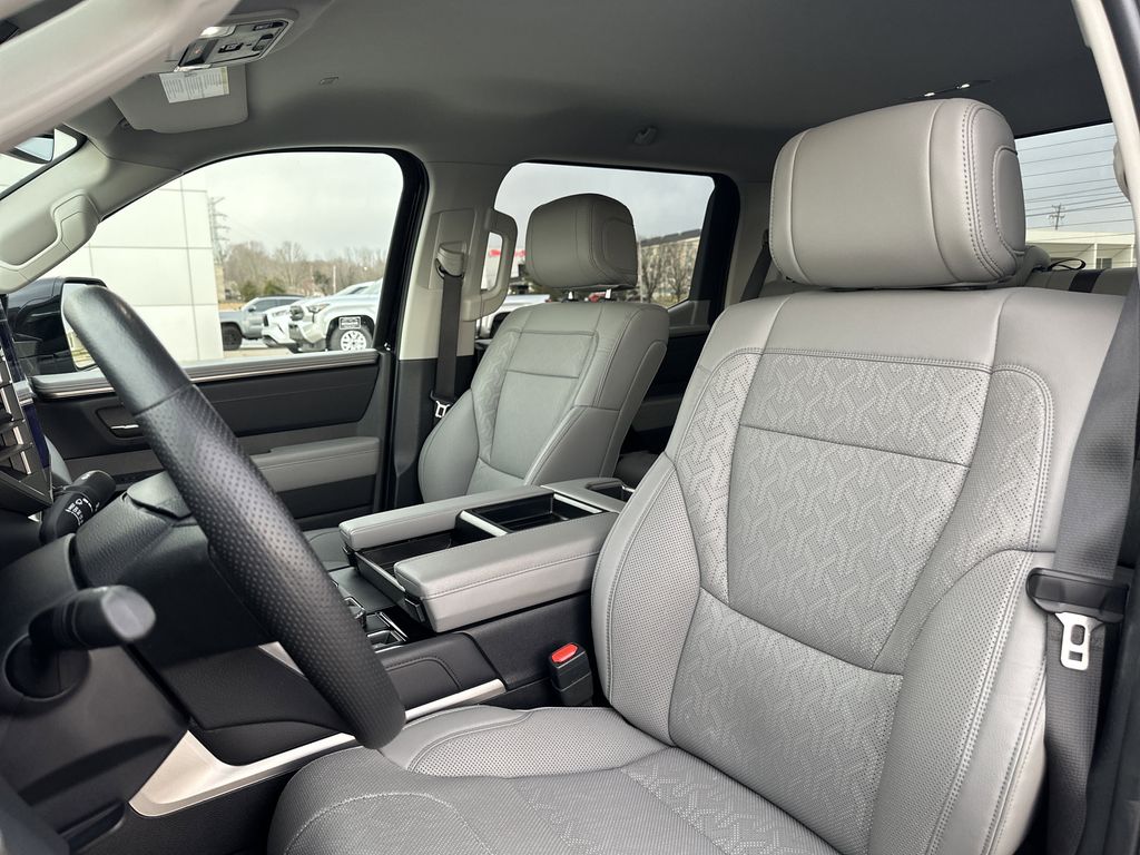 2024 Toyota Tundra Limited - Photo 9