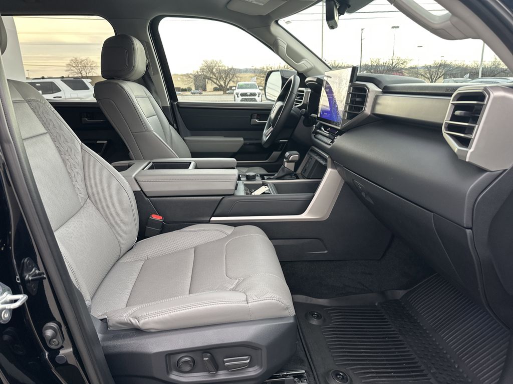 2024 Toyota Tundra Limited - Photo 13