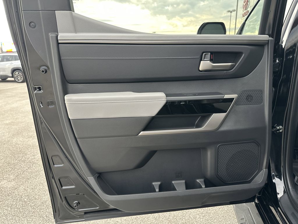 2024 Toyota Tundra Limited - Photo 18