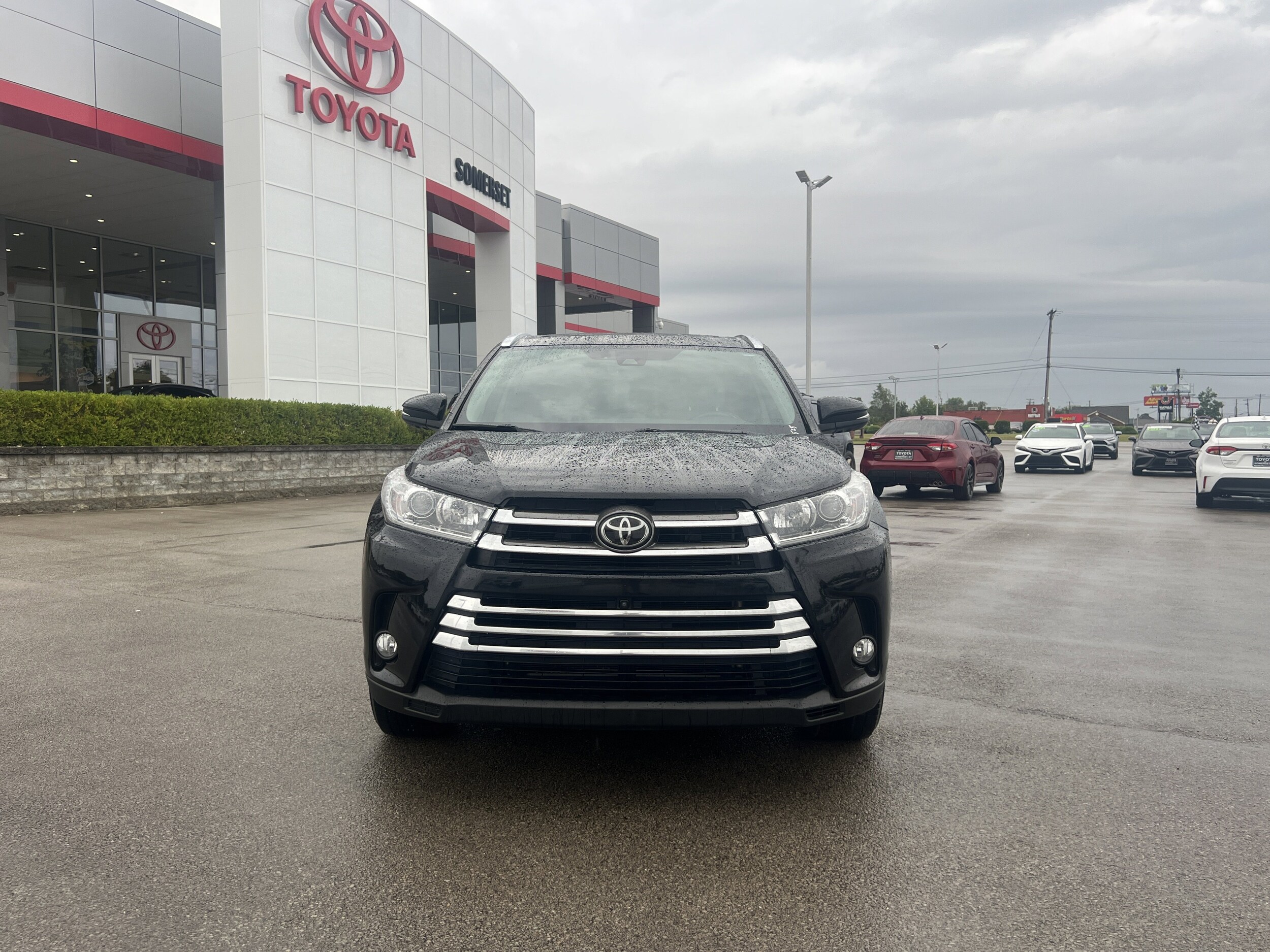 2018 Toyota Highlander Limited Platinum photo 2