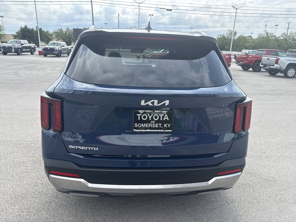 Used 2025 Kia Sorento S SUV