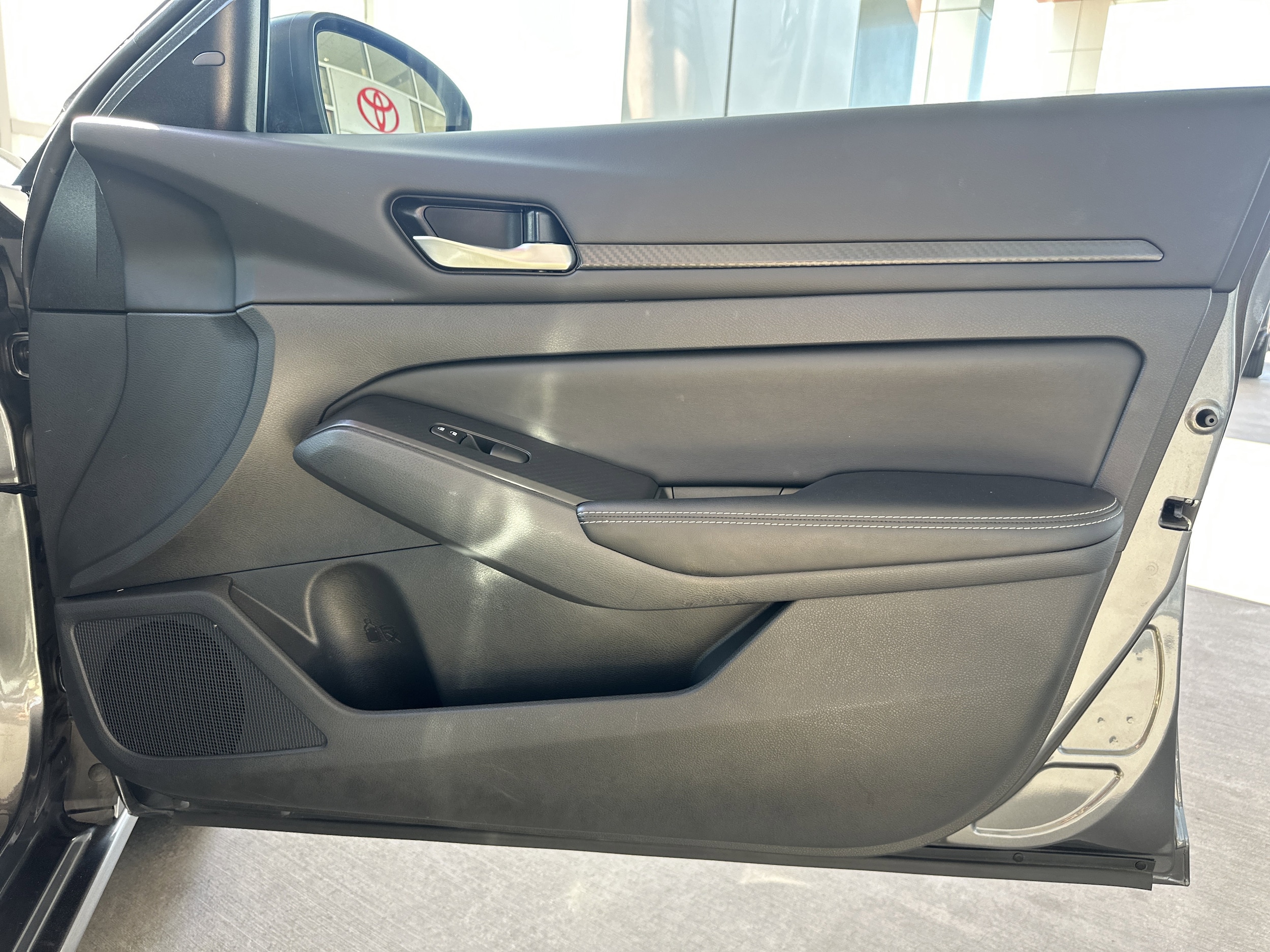 2025 Nissan Altima SV - Photo 12