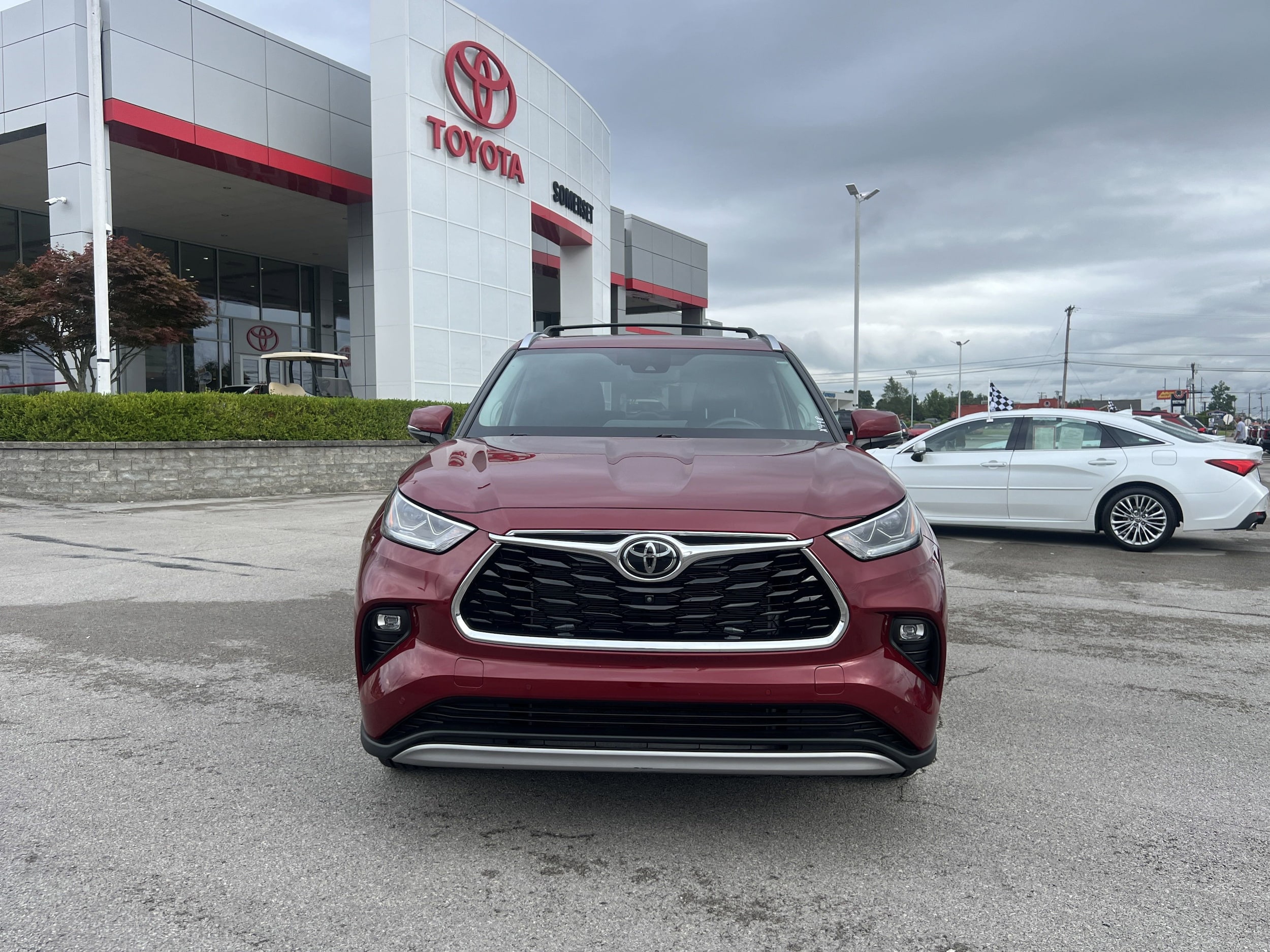 2023 Toyota Highlander Platinum photo 2