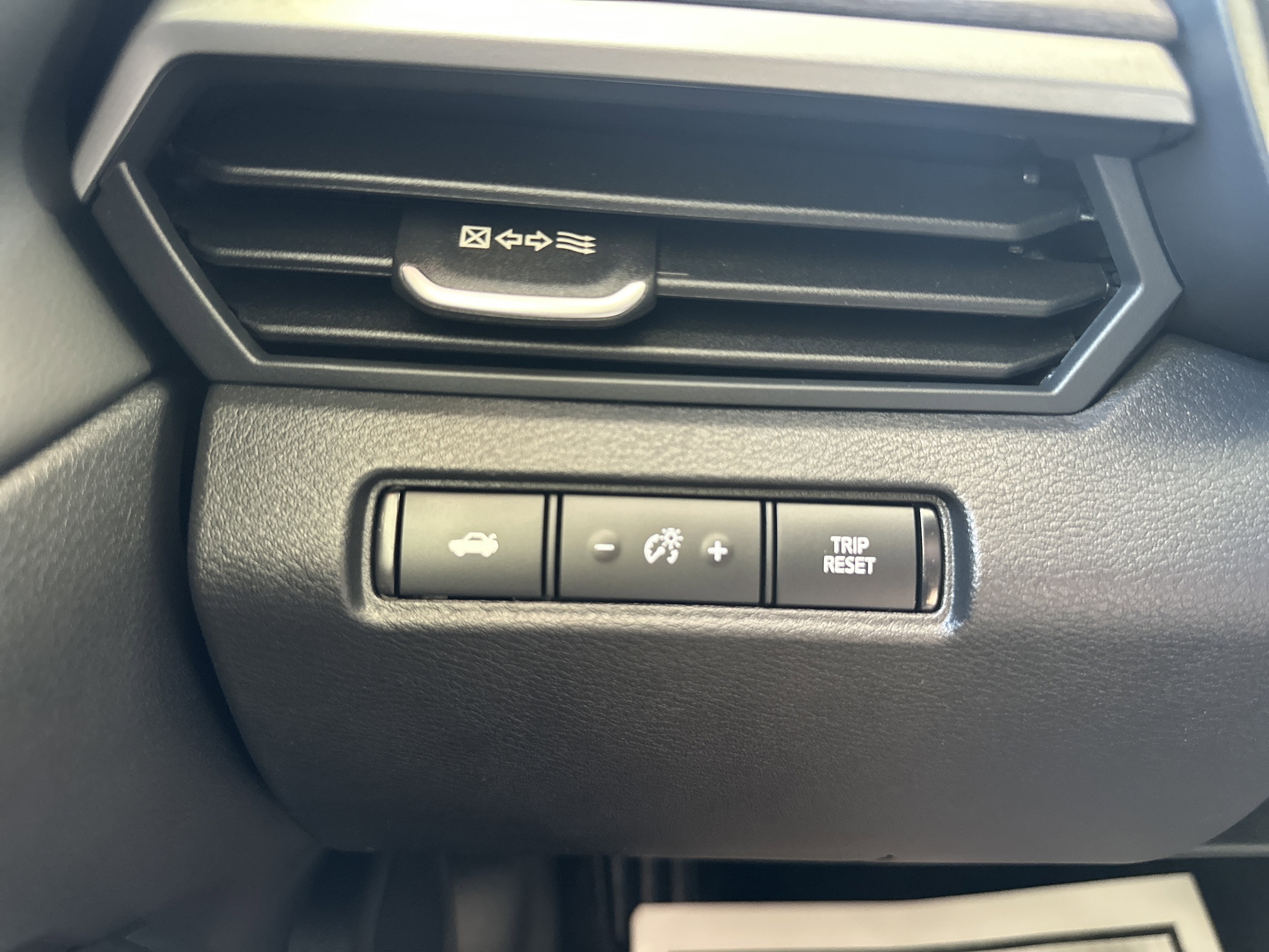 2025 Nissan Altima SV - Photo 26