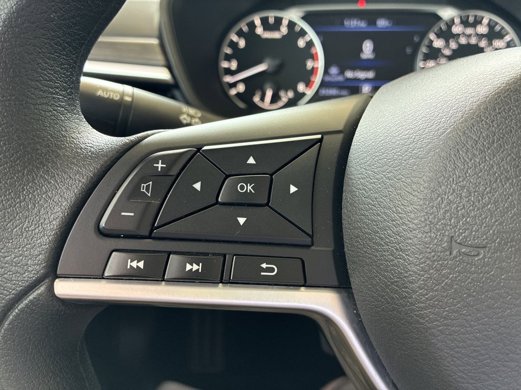 2025 Nissan Altima SV - Photo 27