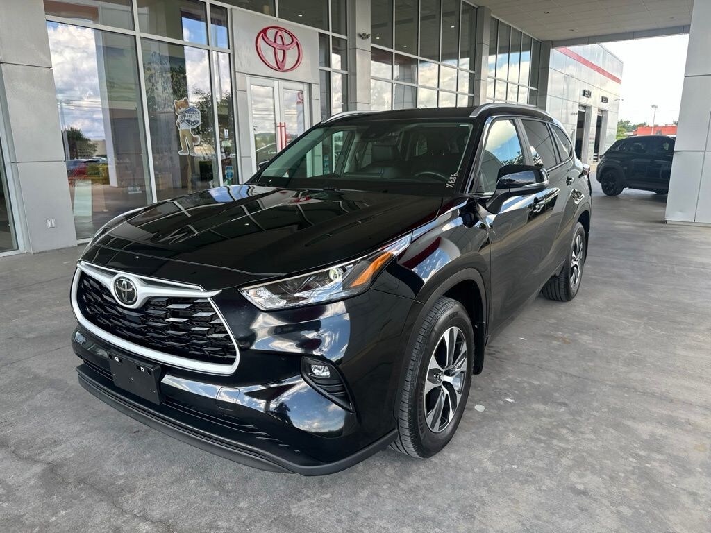 Certified 2025 Toyota Highlander XLE SUV