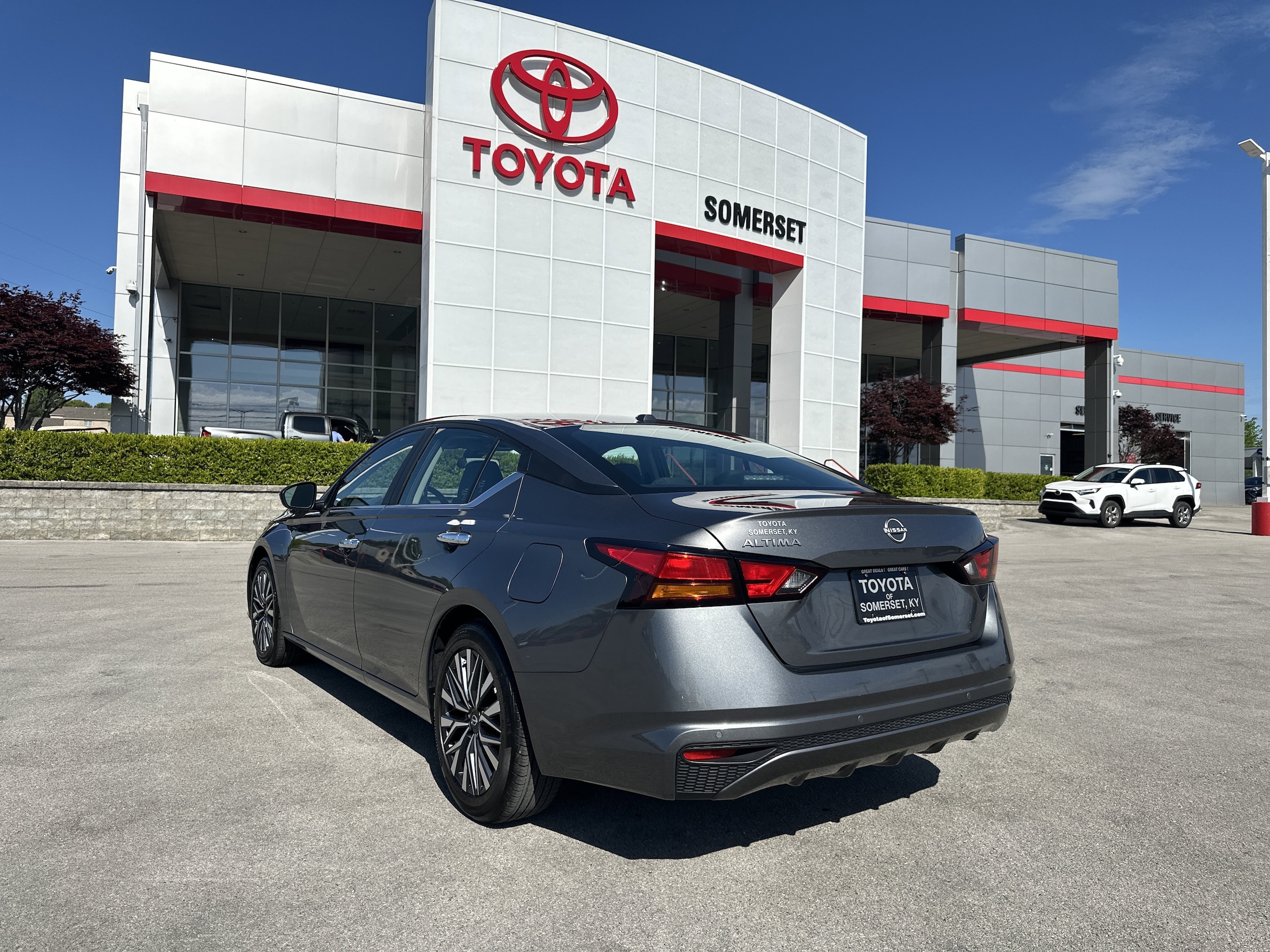 2025 Nissan Altima SV - Photo 7