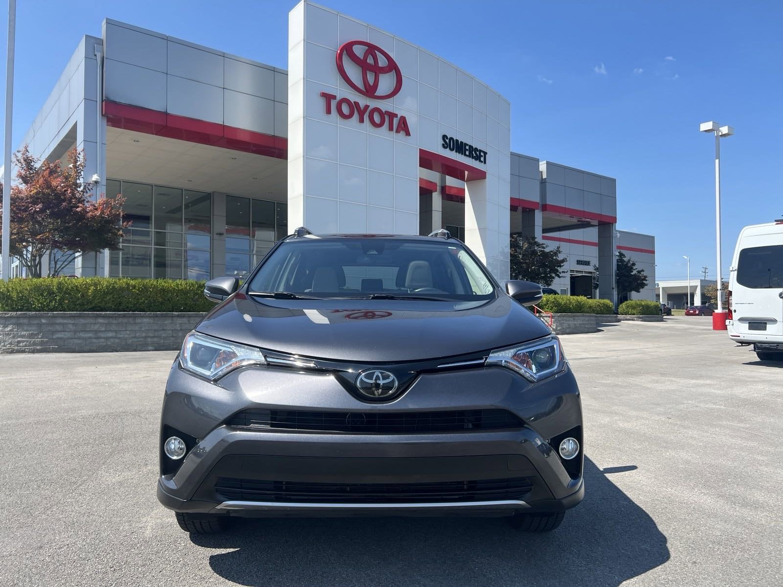 Used 2018 Toyota RAV4 XLE with VIN JTMRFREVXJJ733103 for sale in Somerset, KY