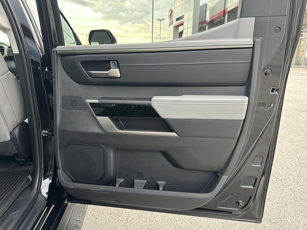 2024 Toyota Tundra Limited - Photo 14