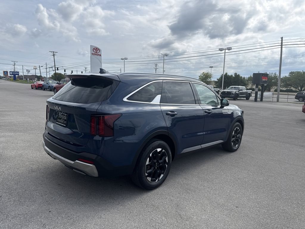Used 2025 Kia Sorento S SUV