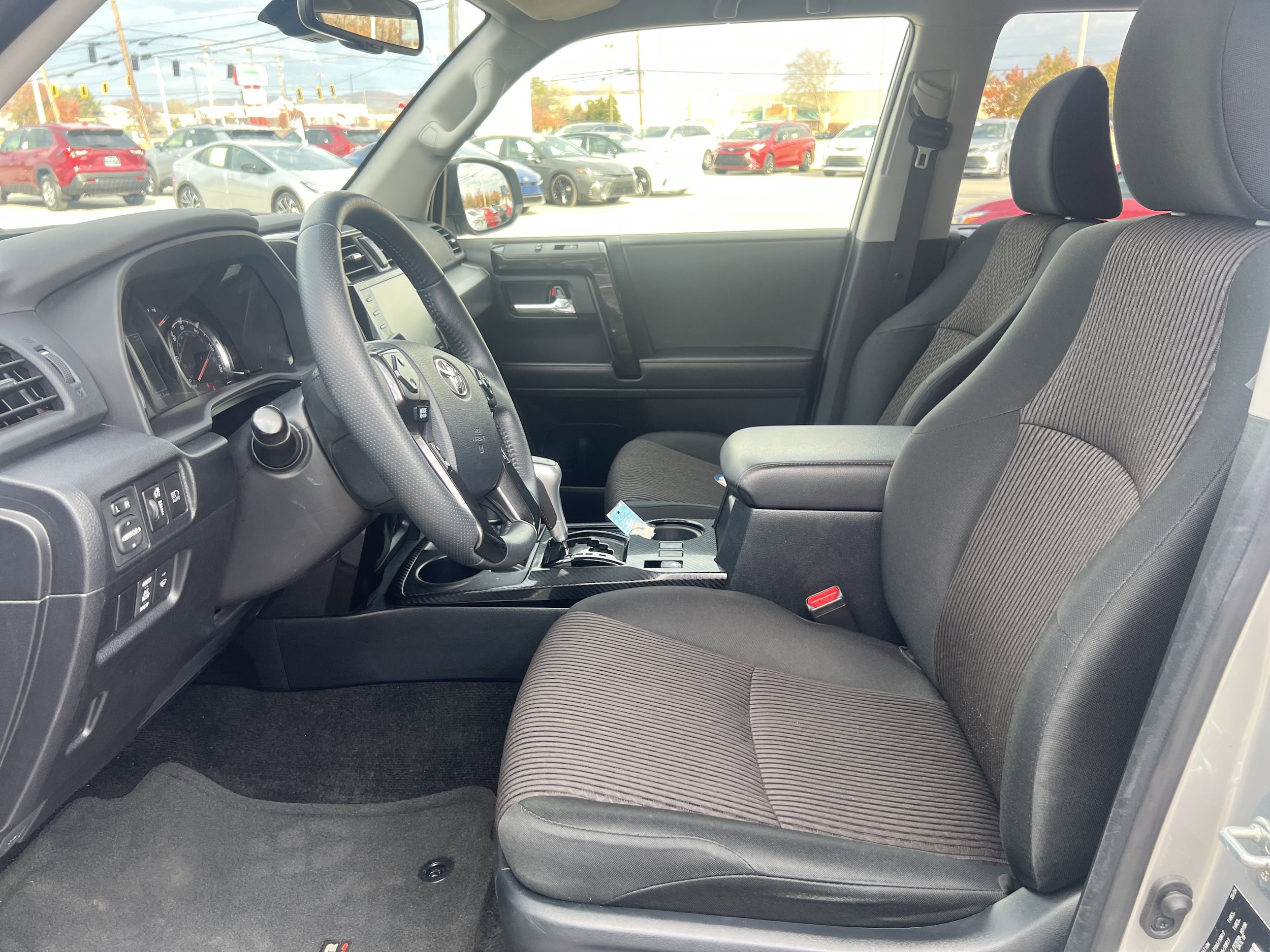 2024 Toyota 4Runner TRD Off-Road - Photo 9