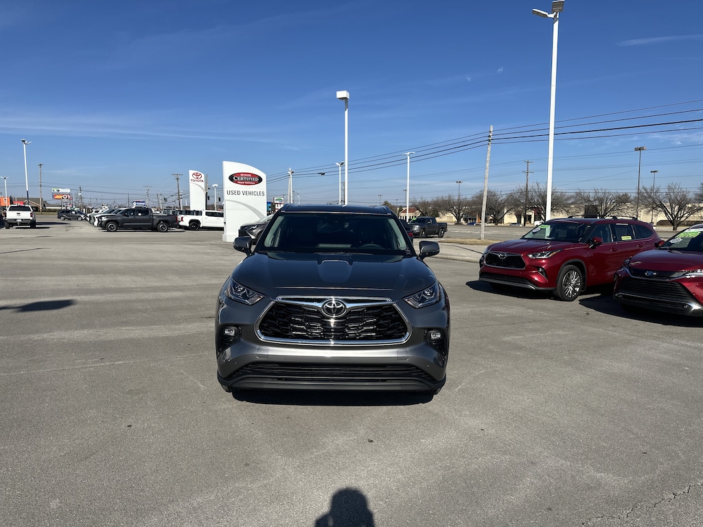 Used 2026 Toyota Highlander Hybrid Limited SUV