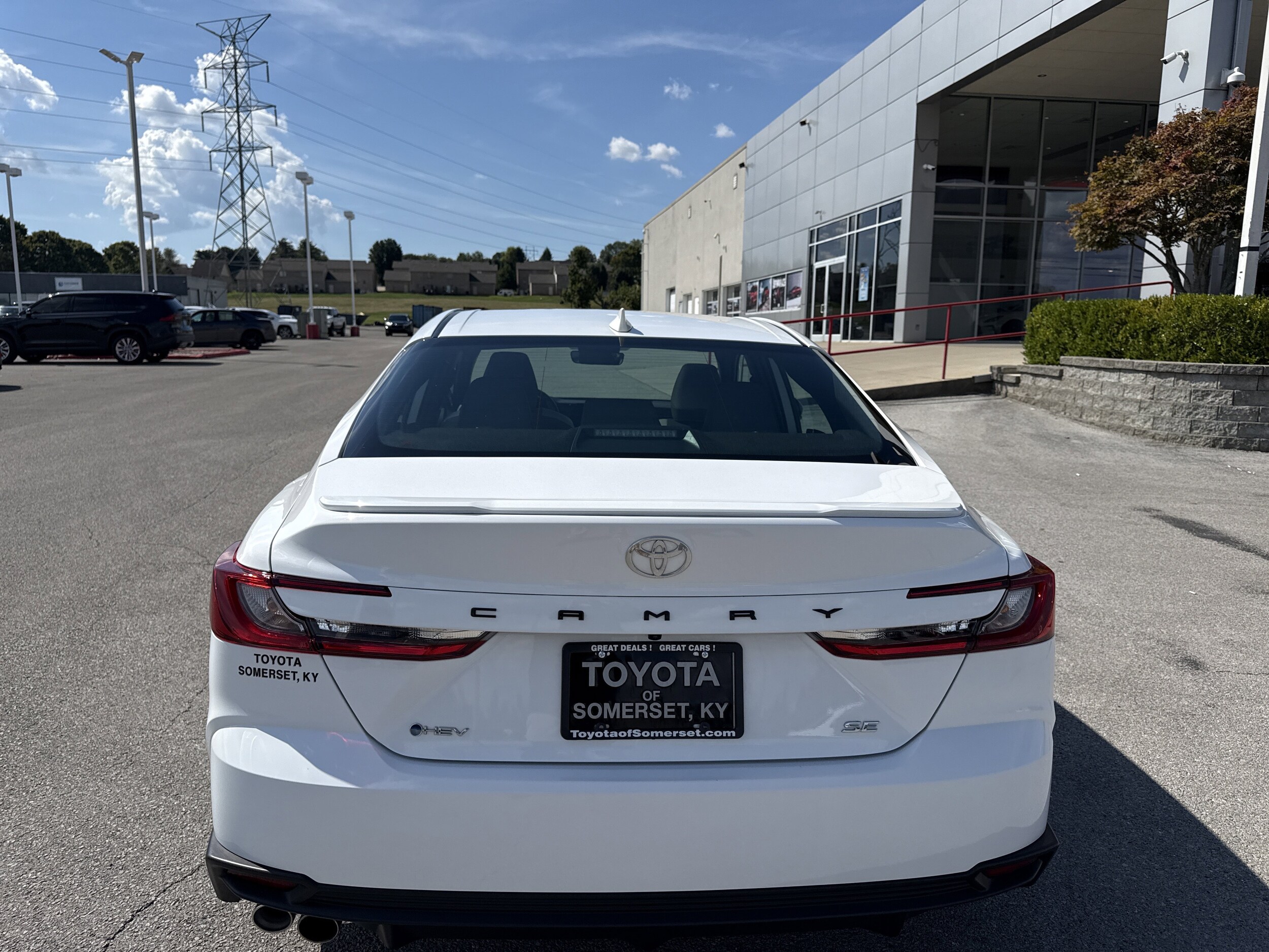 2025 Toyota Camry SE photo 4