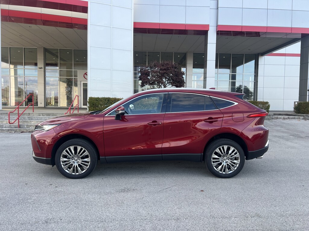 Used 2024 Toyota Venza XLE SUV