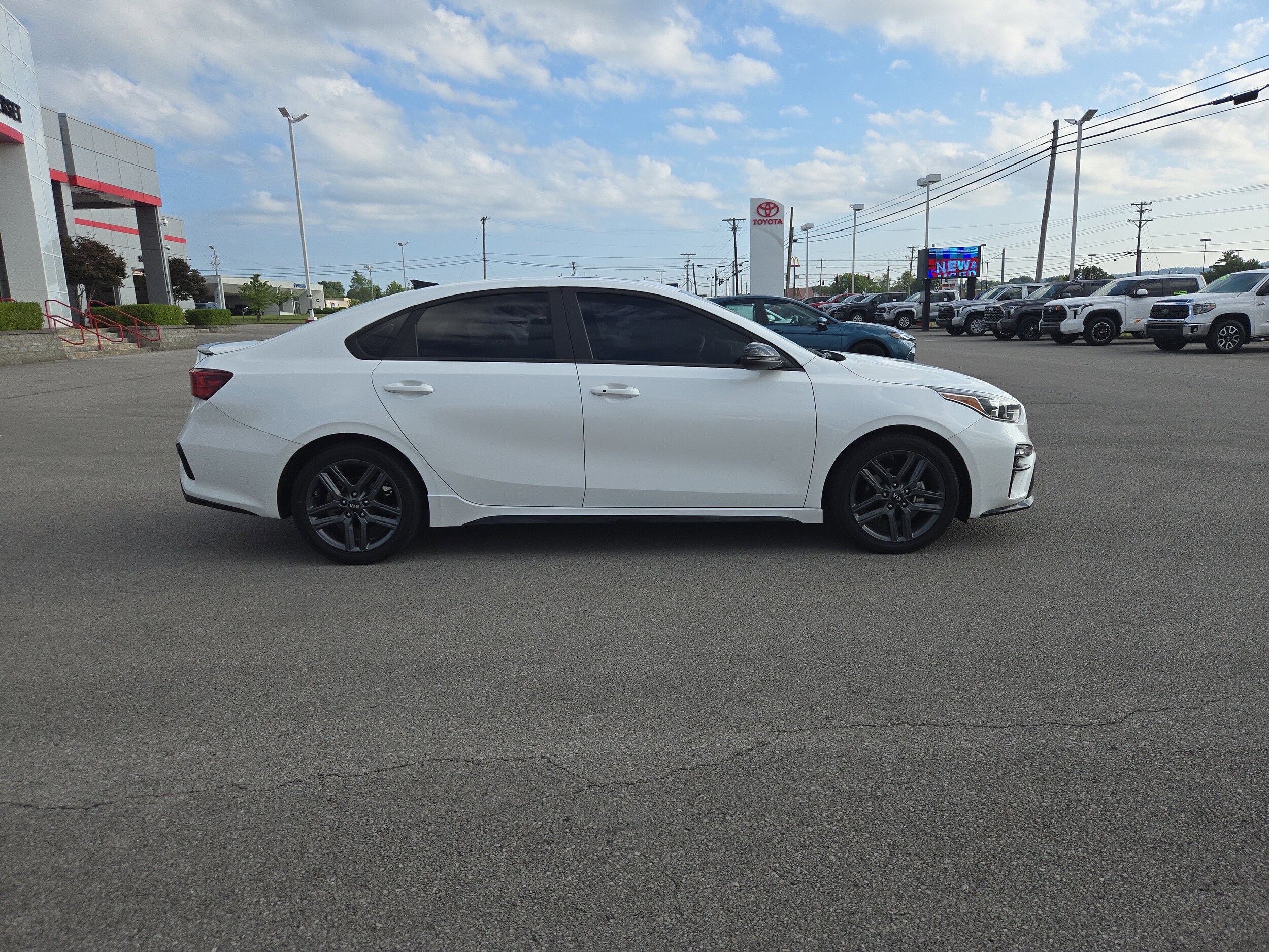 2021 Kia Forte GT-Line photo 3
