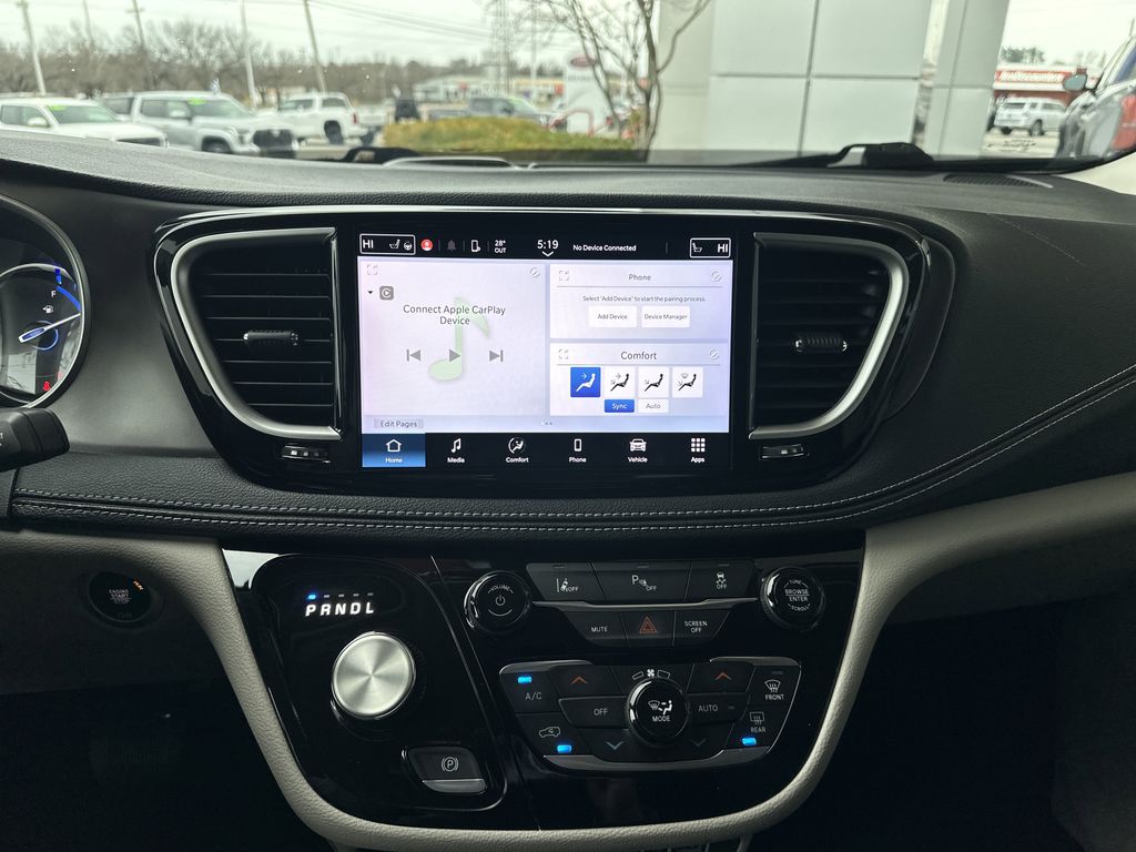 2023 Chrysler Pacifica Hybrid Touring L - Photo 32