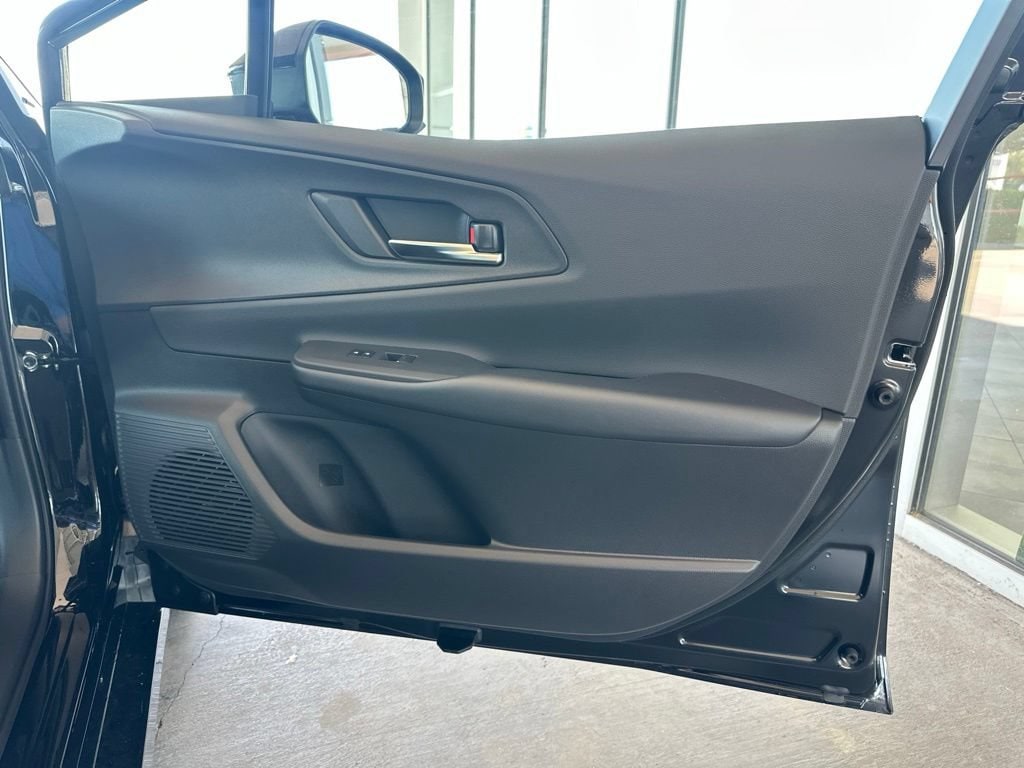 2026 Toyota Prius Plug-in Hybrid XSE Premium - Photo 4