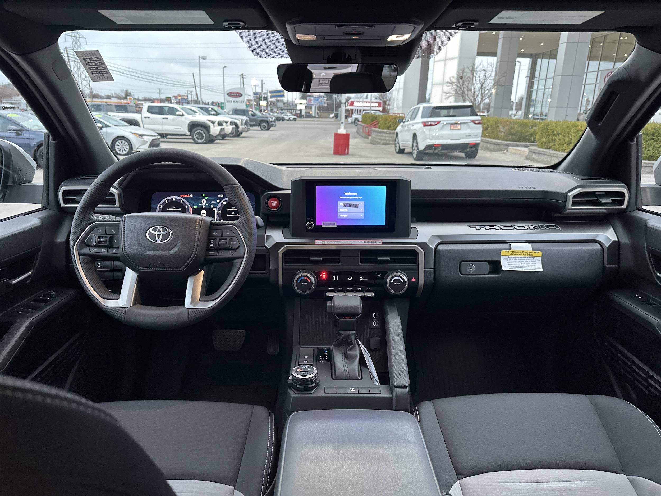 2025 Toyota Tacoma SR5 - Photo 20