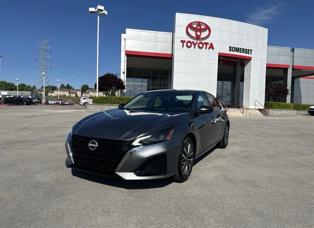 2025 Nissan Altima SV - Photo 7