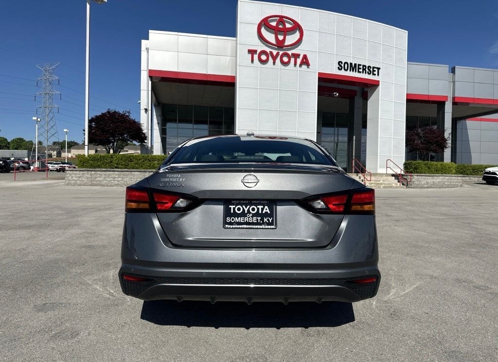 Used 2025 Nissan Altima SV Sedan