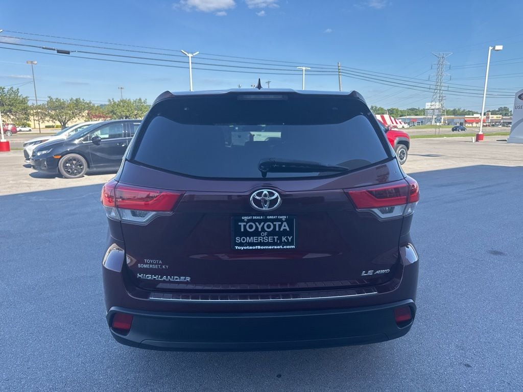 Used 2017 Toyota Highlander LE Plus V6 SUV