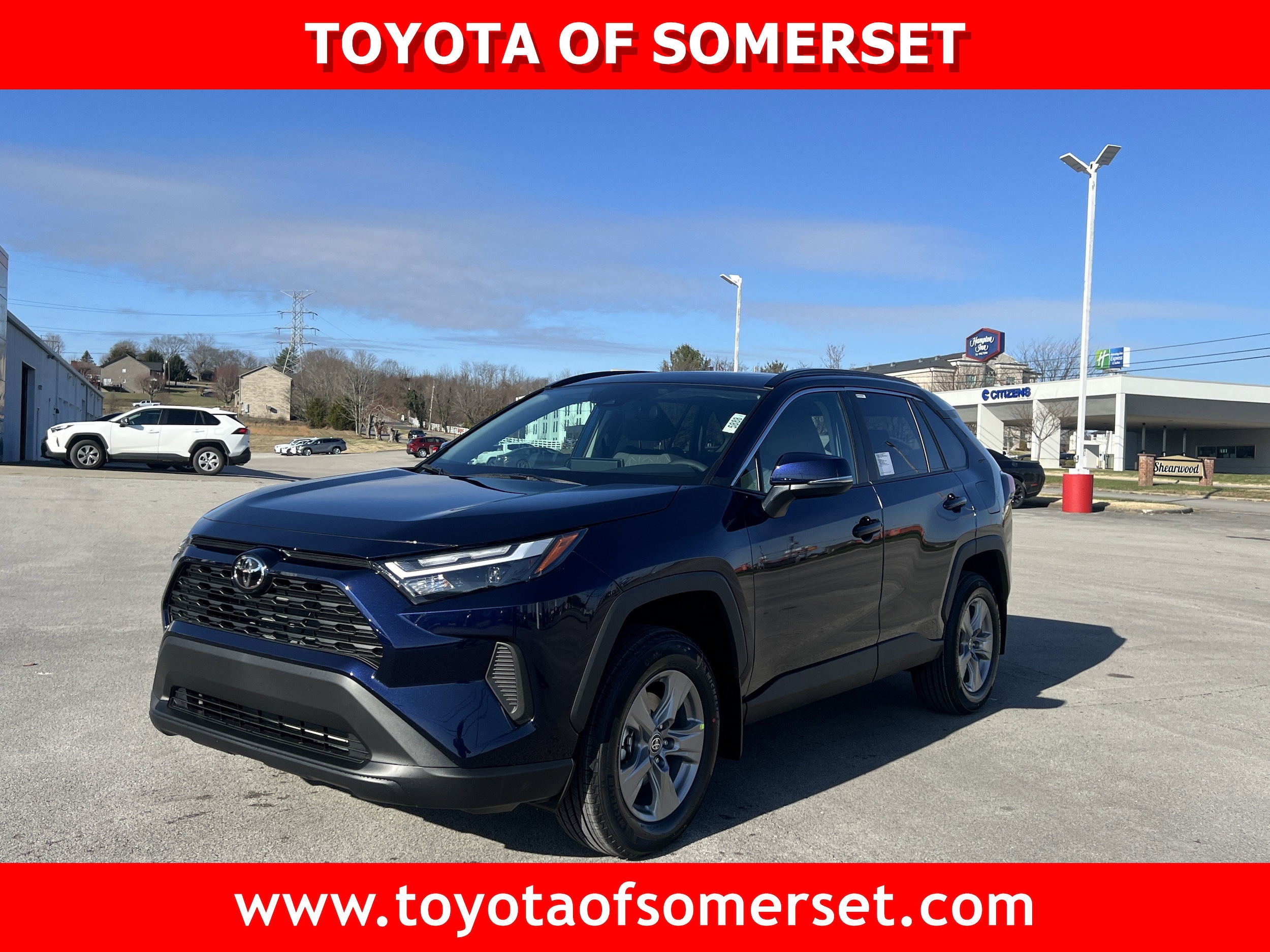 2025 Toyota RAV4 XLE's photo