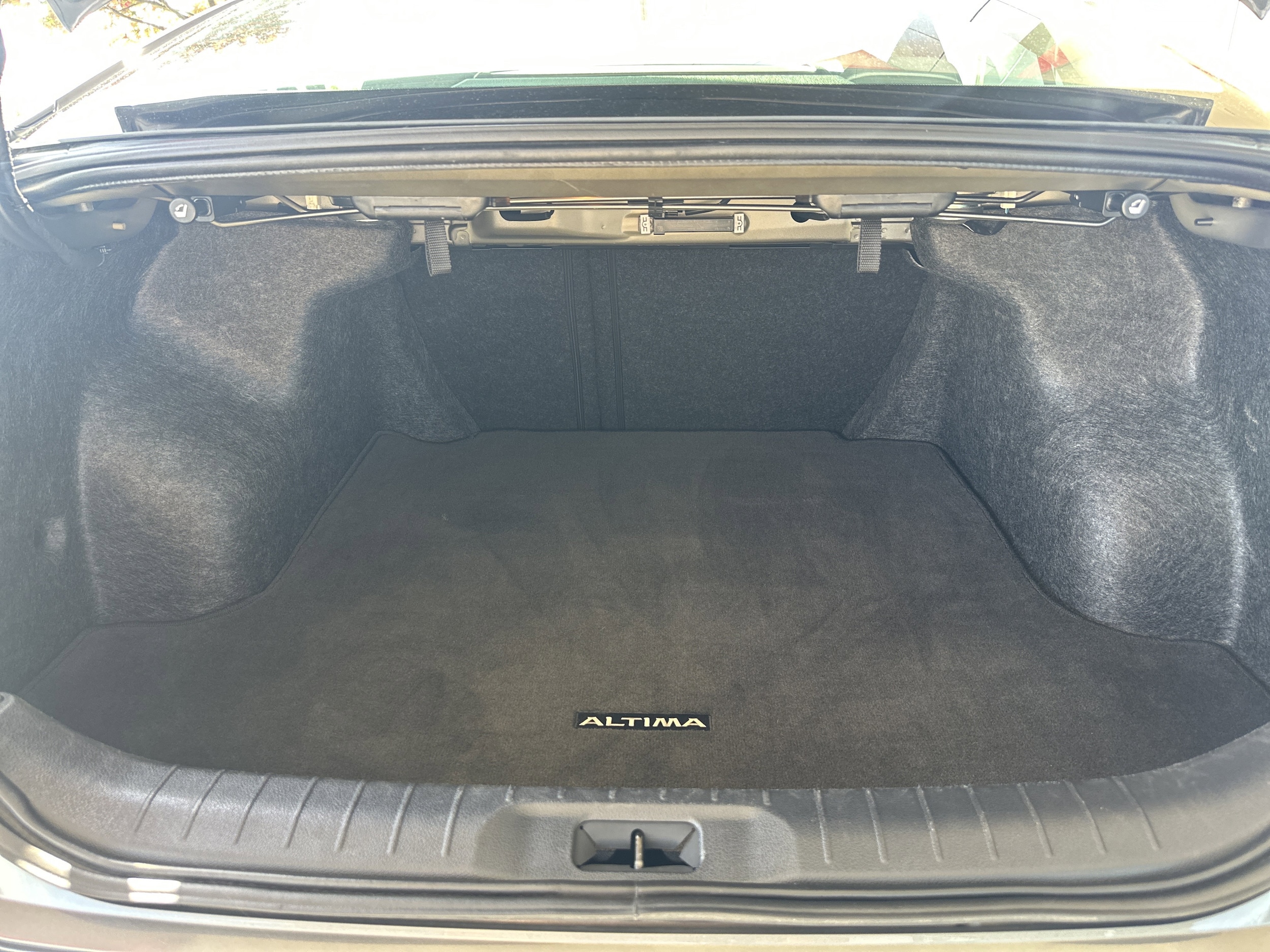 2025 Nissan Altima SV - Photo 19
