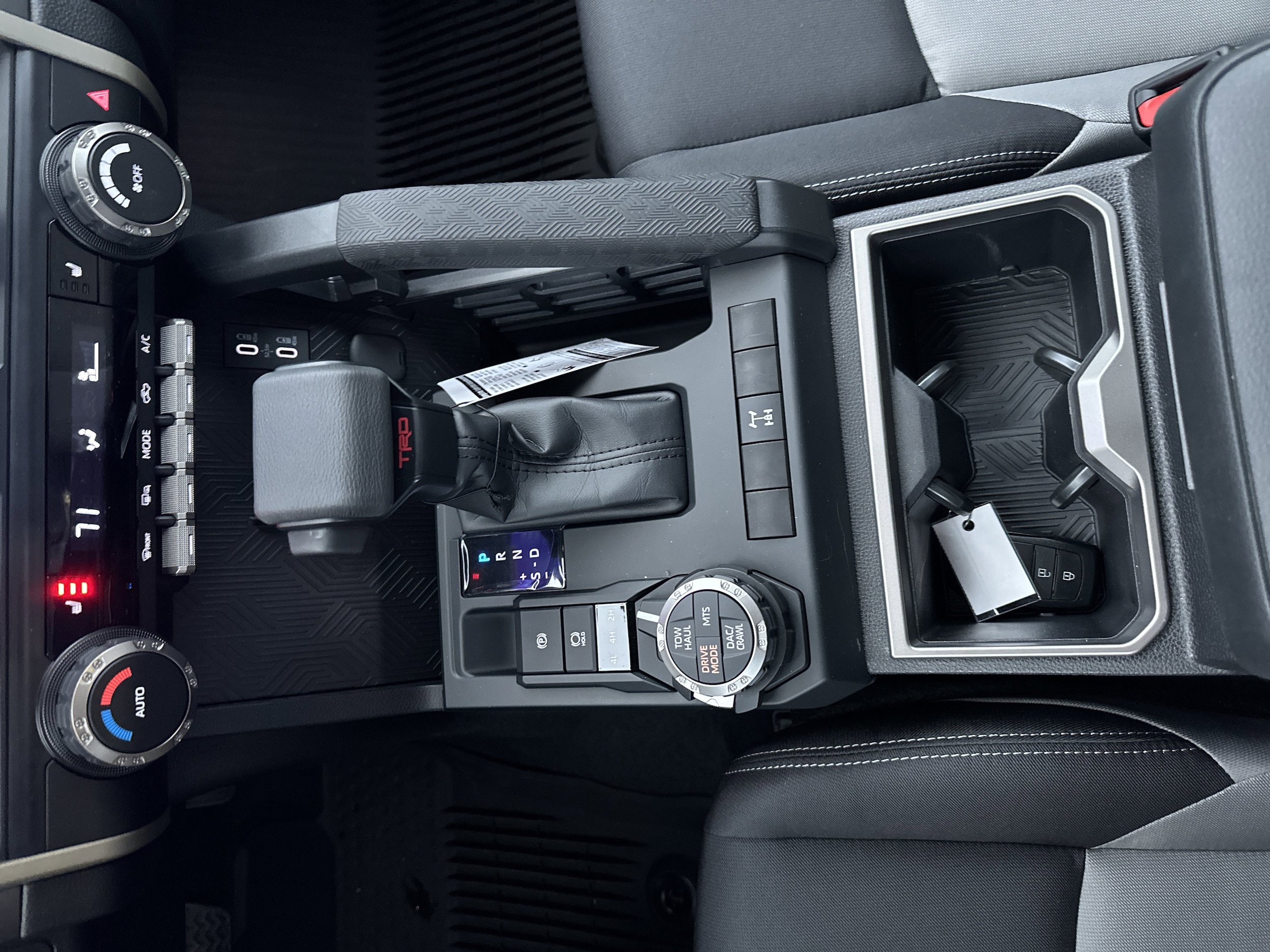 2025 Toyota Tacoma SR5 - Photo 29