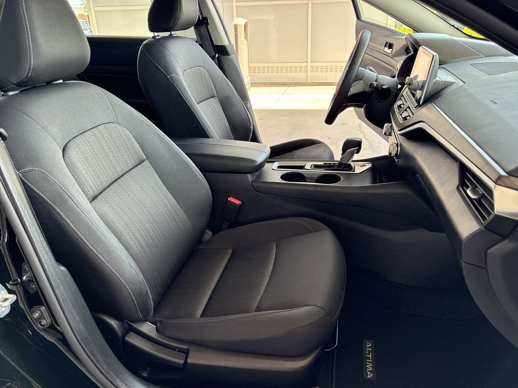2025 Nissan Altima SV - Photo 26