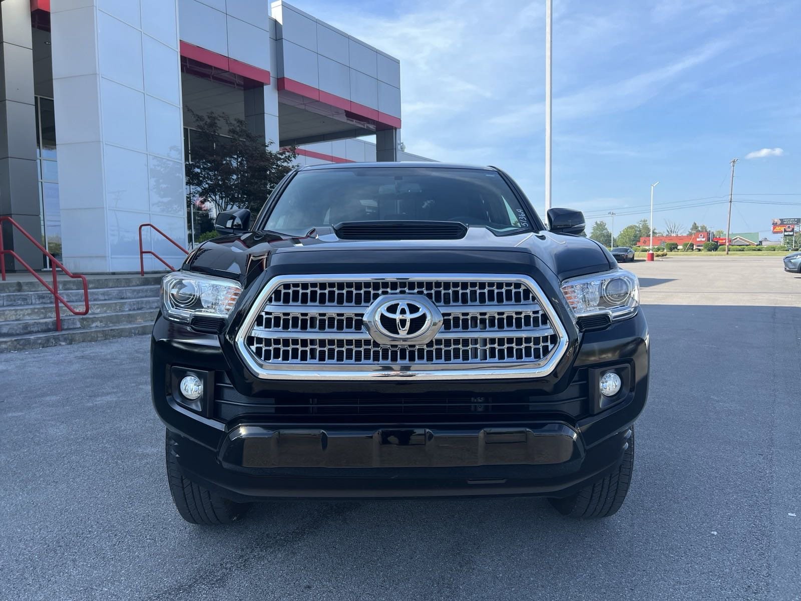 Used 2017 Toyota Tacoma TRD Sport with VIN 5TFCZ5AN6HX111228 for sale in Somerset, KY