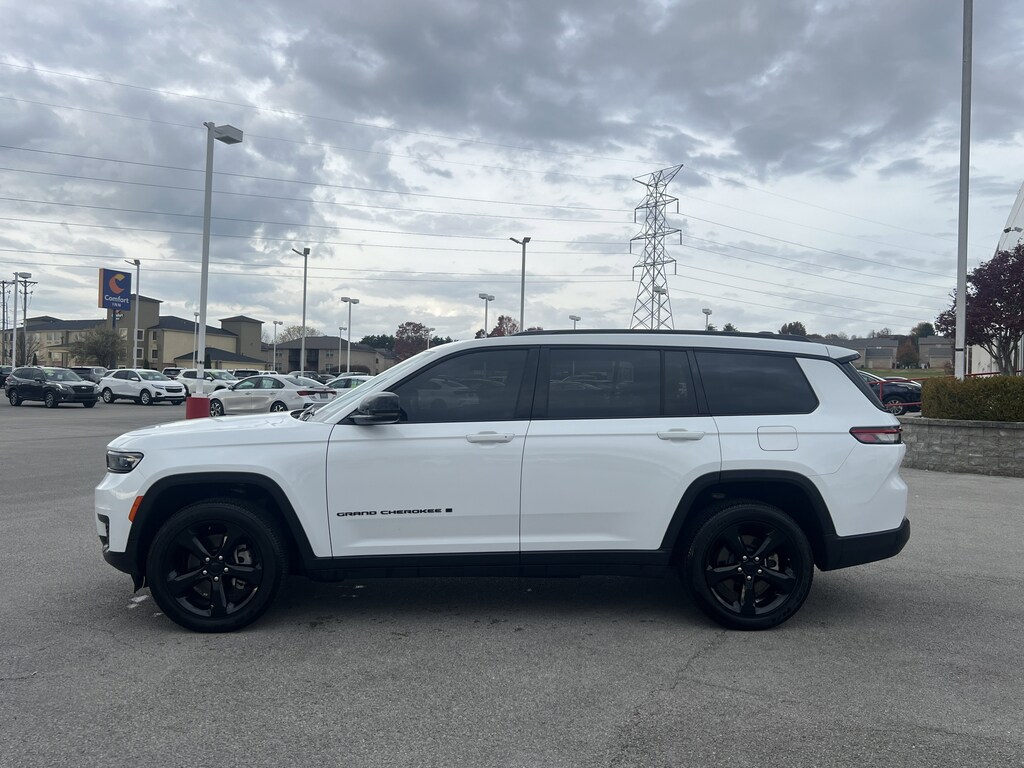 Used 2024 Jeep Grand Cherokee L Laredo SUV